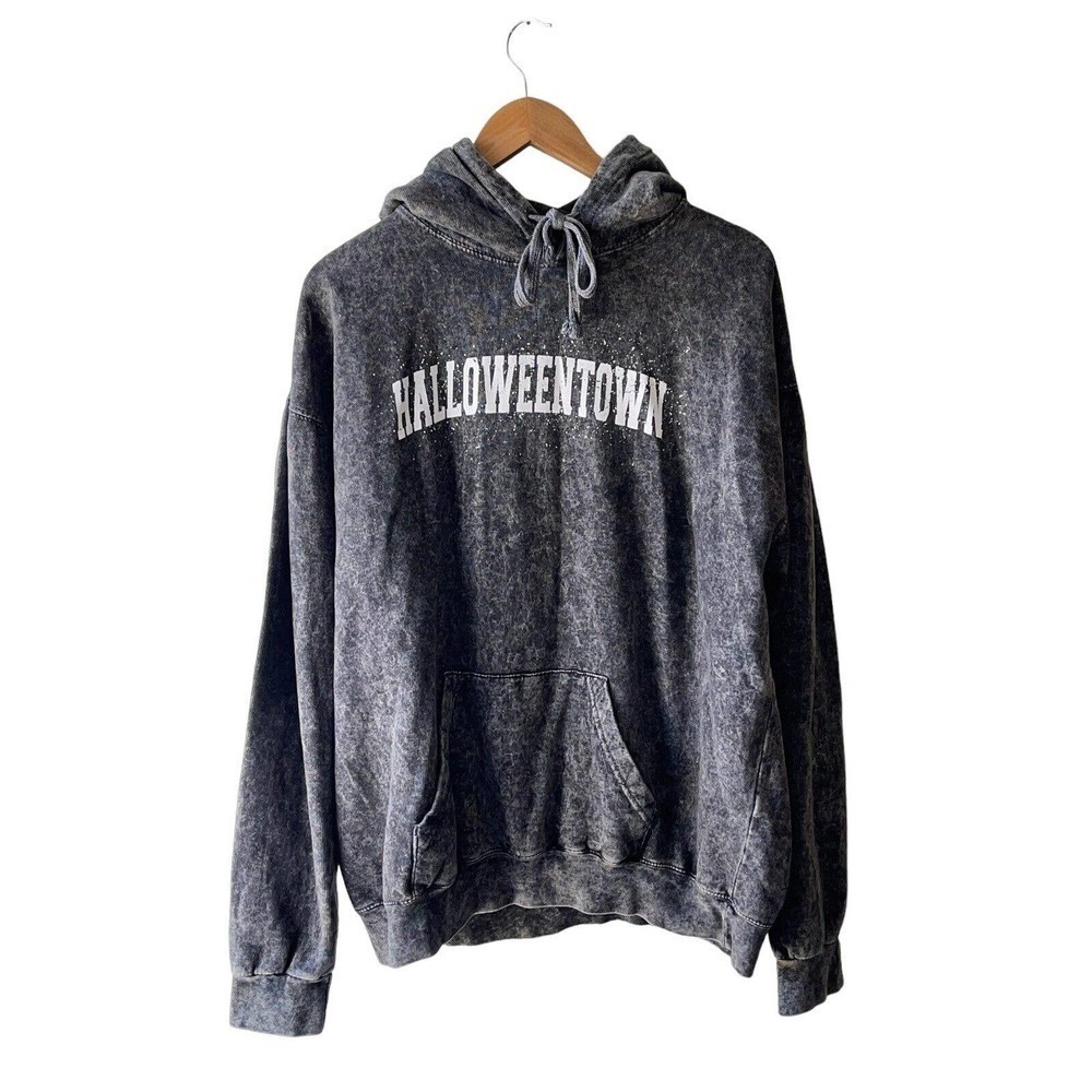 OLIVE Lynn Boutique Women's Size XL Oversized Gray Sweatshirt - Halloweentown